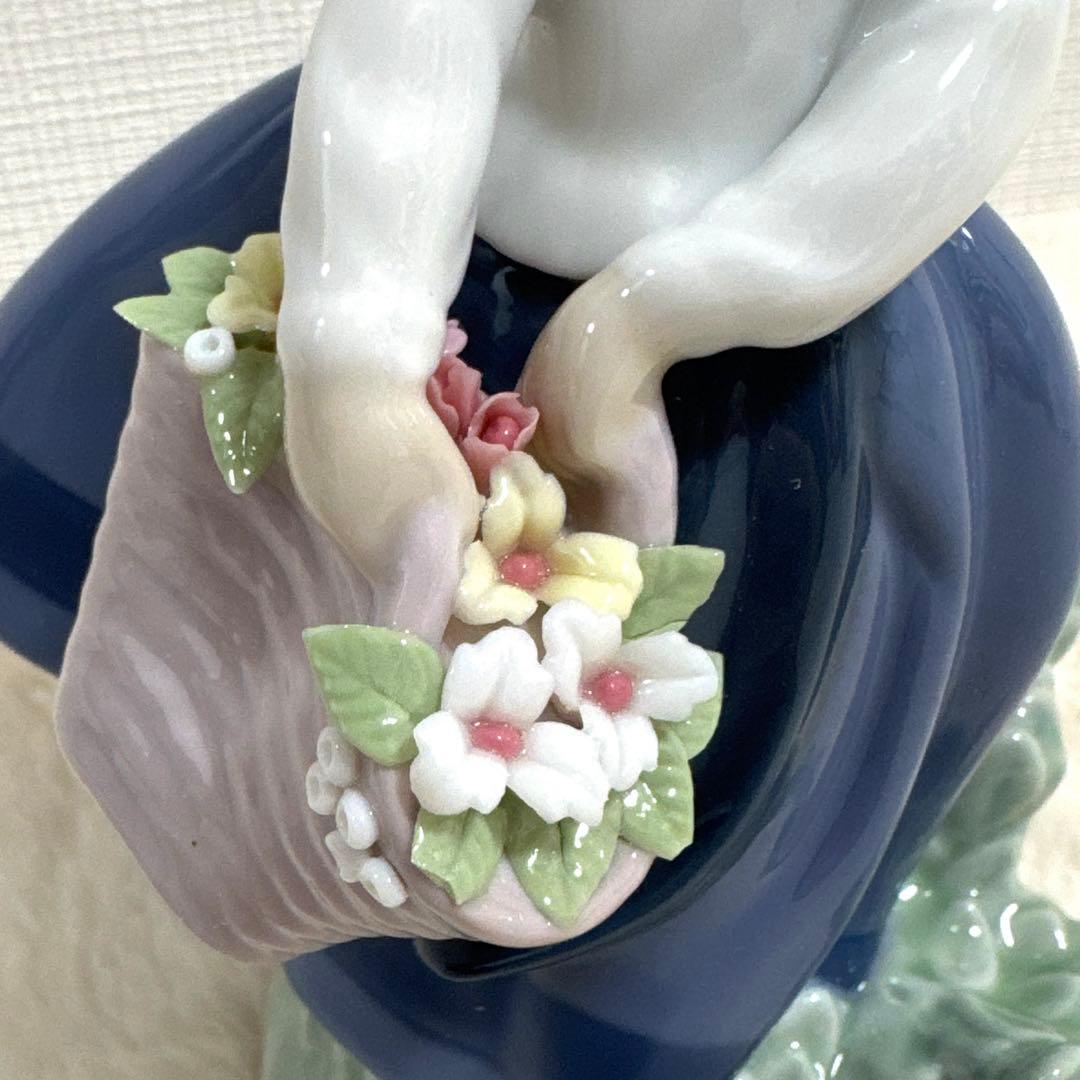 リヤドロ LLADRO 花と少女 綺麗な花ばかり　陶器人形　置物