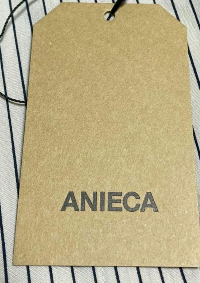 未使用　2025年モデル　ANIECA　ストライプエンブレムシャツ　ベージュ