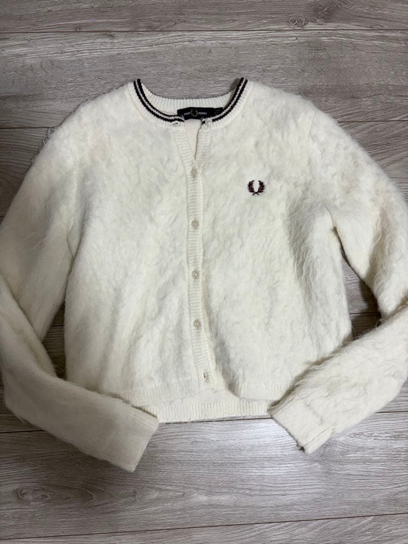 フレッドペリー アイボリー カーディガン