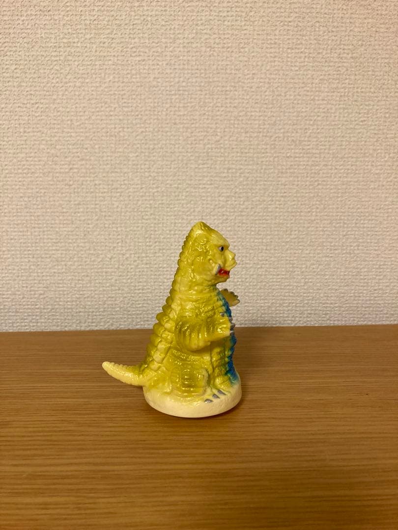 M1号　レッドキング　貯金箱